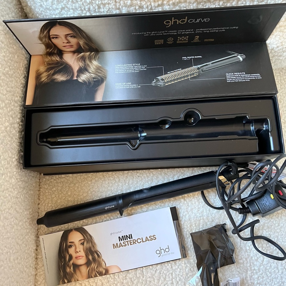 NIB ghd curve wand